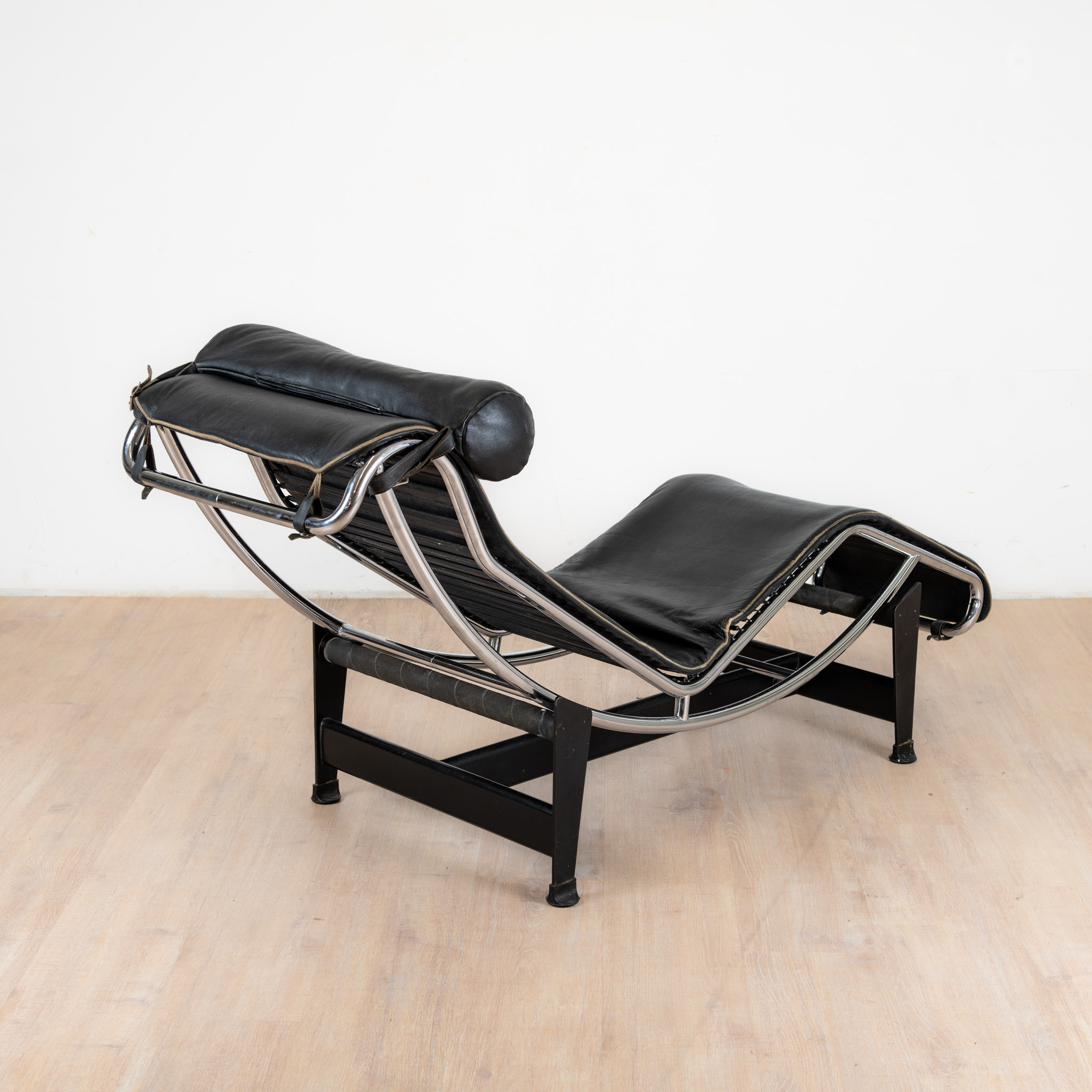 Chaise longue "LC4", Le Corbusier, Pierre Jeanneret, Charlotte Perriand, éditons Cassina – Image 6