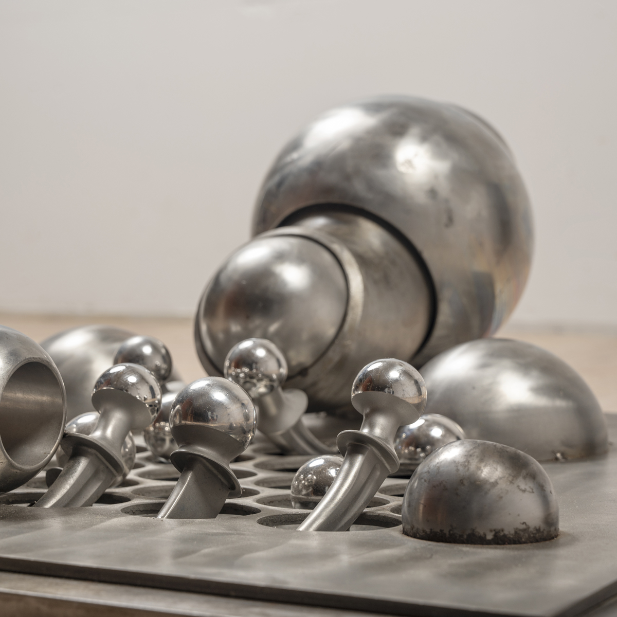 Sculpture murale de Claude Viseux 1984 – Image 2